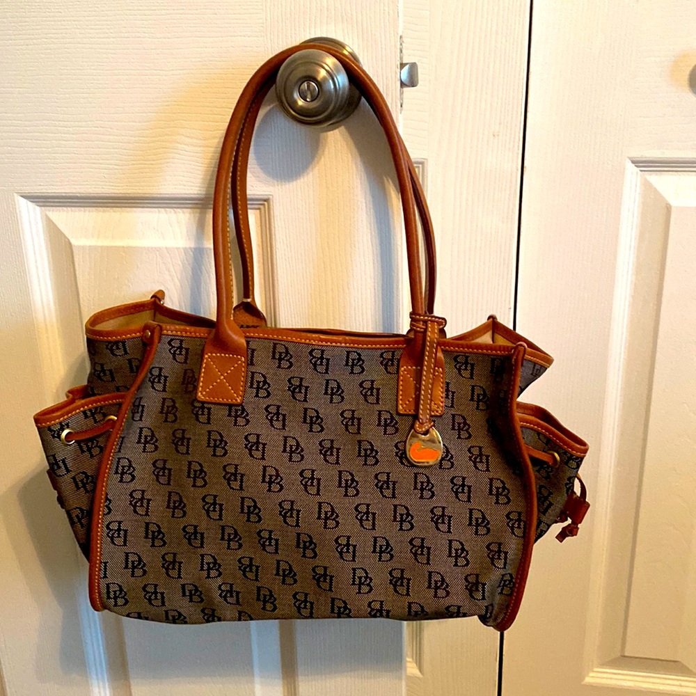 Authentic Dooney and Bourke tote bag